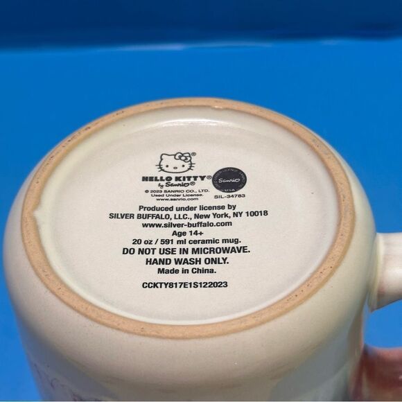 Hello Kitty by Sanrio coffee Mug 20 onz - Picture 2 of 6